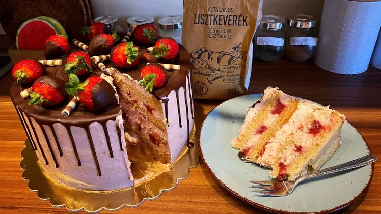 Glutén- és laktózmentes epres mascarponés torta